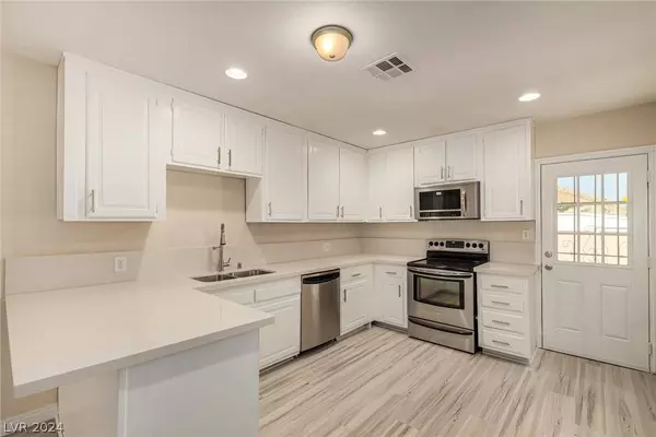 328 N 16th Street, Las Vegas, NV 89101