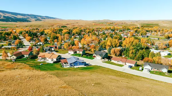 18 Black Mountain DR, Dayton, WY 82836
