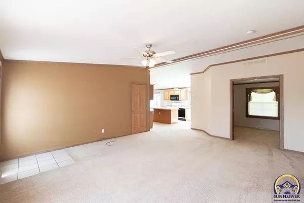 133 NW Reo ST, Topeka, KS 66617