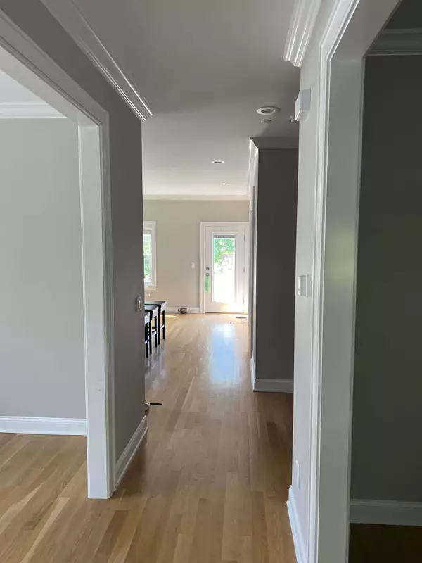 102 Webster Ave, Harrison, NY 10528-2950