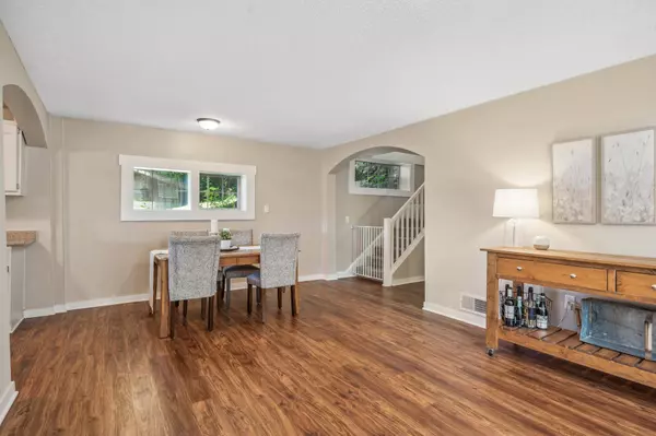 432 Point Douglas RD S, Saint Paul, MN 55119