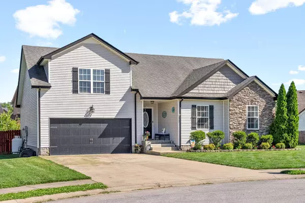 667 Wild Fox Ct, Clarksville, TN 37040