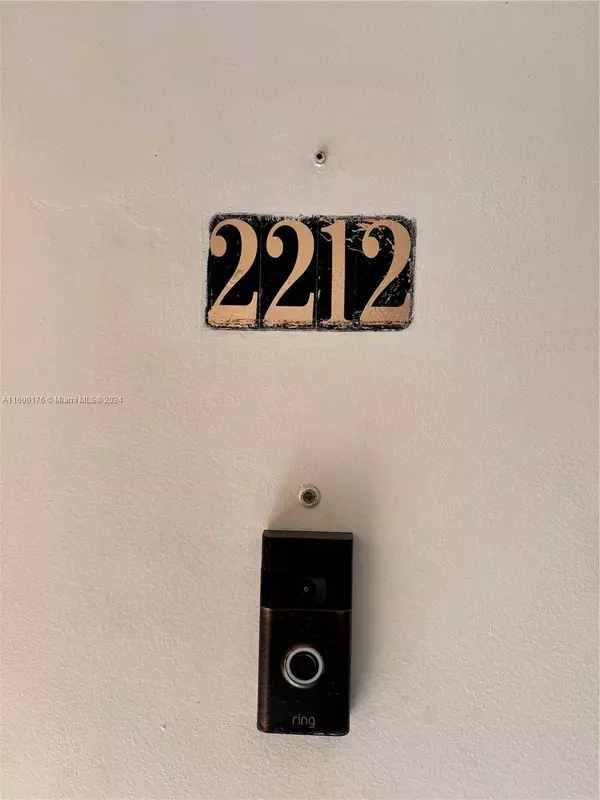 1950 W 56th St #2212D, Hialeah, FL 33012