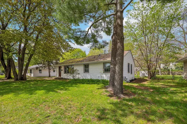 8220 5th AVE S, Bloomington, MN 55420