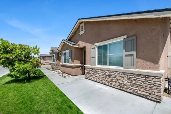 2133 N Highland Street, Visalia, CA 93291