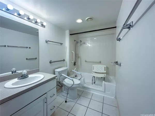 1314 Kalakaua Avenue #305, Honolulu, HI 96826