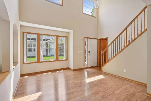 9248 Merrimac LN N, Maple Grove, MN 55311