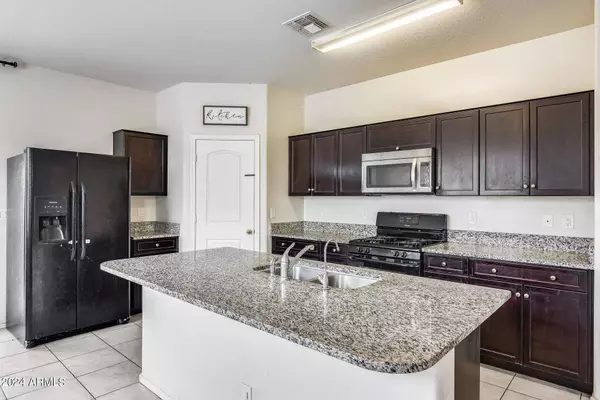 29923 W MITCHELL Avenue, Buckeye, AZ 85396