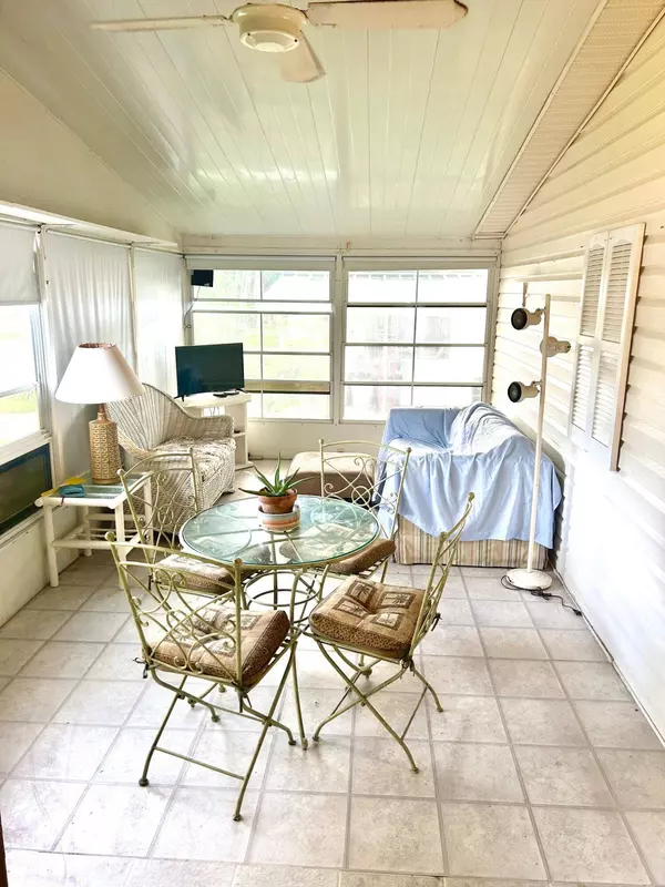 7370 SE Eagle AVE, Hobe Sound, FL 33455