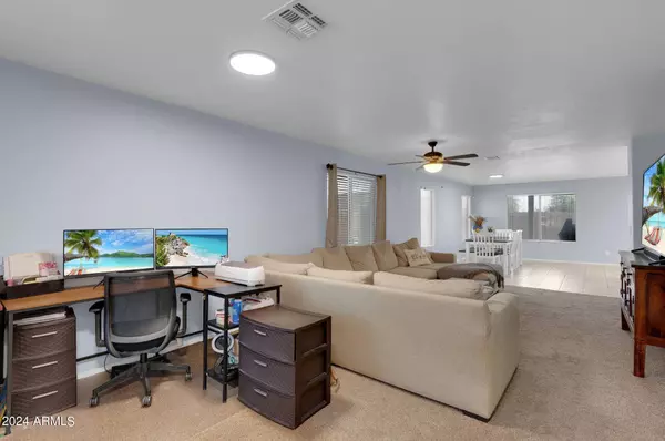 3525 W MARIPOSA GRANDE --, Glendale, AZ 85310