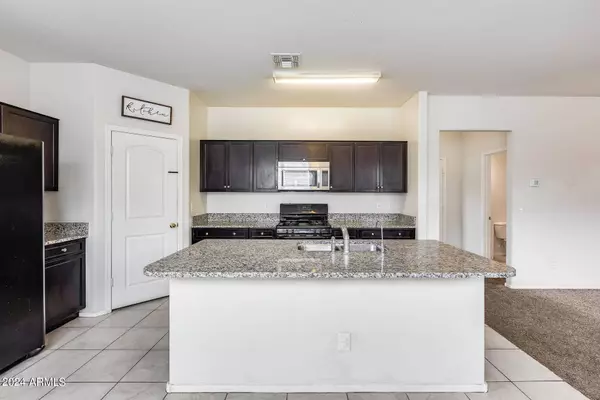 29923 W MITCHELL Avenue, Buckeye, AZ 85396