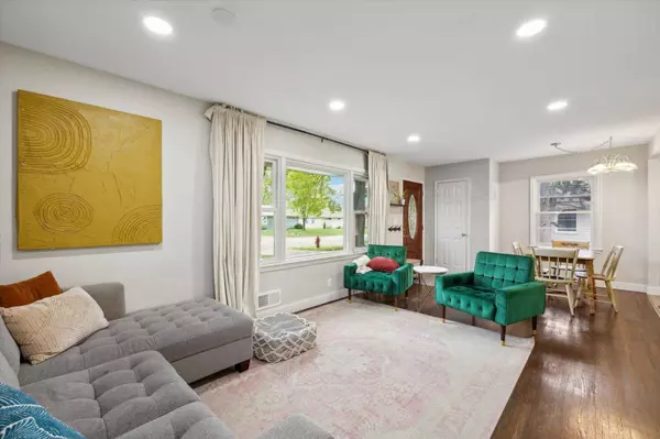 8220 5th AVE S, Bloomington, MN 55420