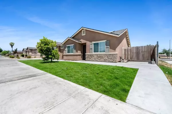 2133 N Highland Street, Visalia, CA 93291