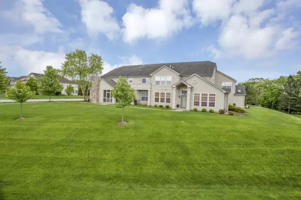 2637 Maple CIR #2637, West Dundee, IL 60118