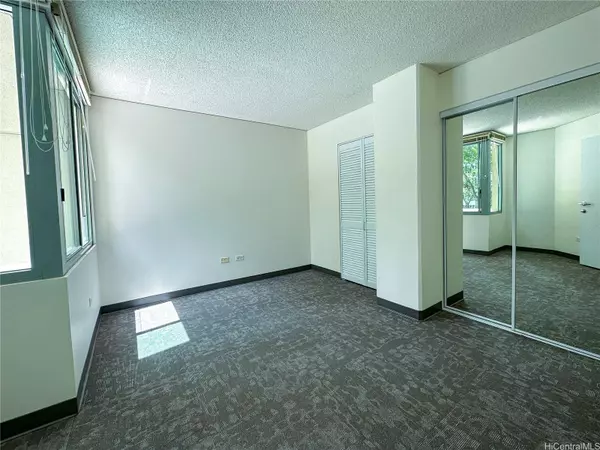1314 Kalakaua Avenue #305, Honolulu, HI 96826