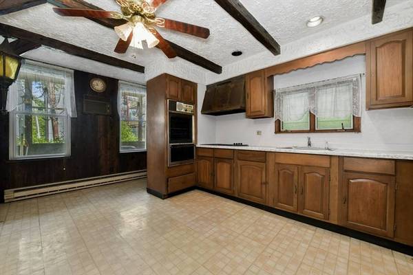 203 Chelsea St, Boston, MA 02128