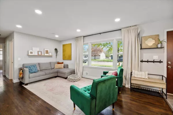 8220 5th AVE S, Bloomington, MN 55420