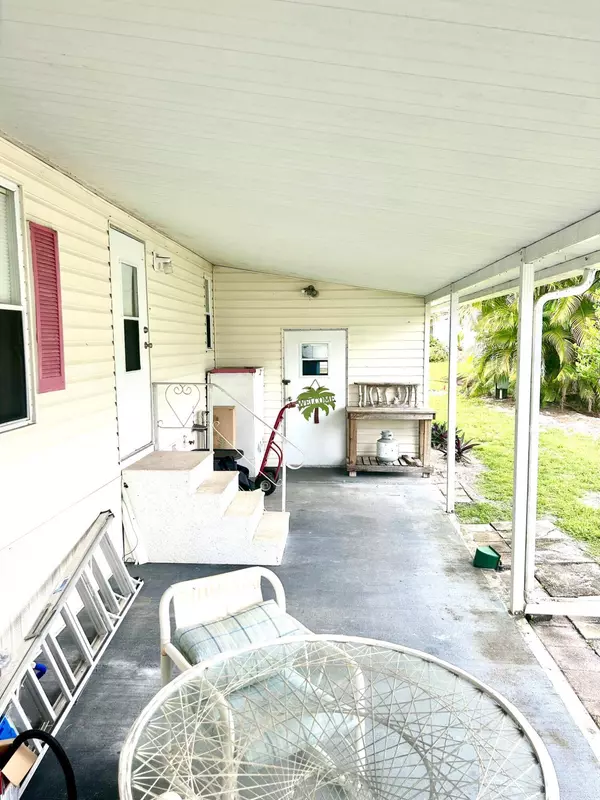 7370 SE Eagle AVE, Hobe Sound, FL 33455