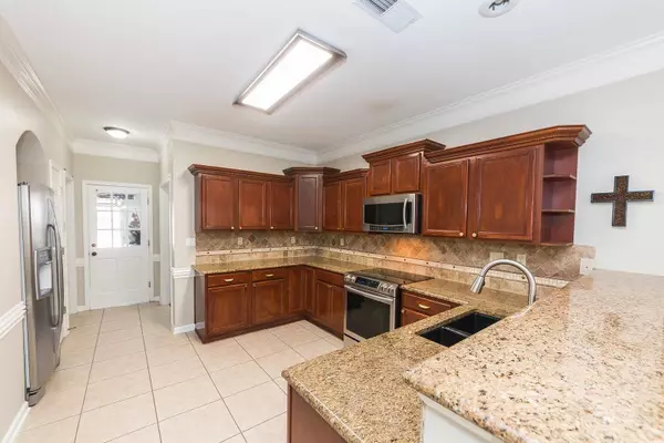 11995 COUNTRY VALLEY DR, Arlington, TN 38002