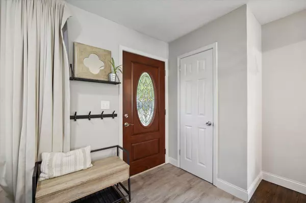 8220 5th AVE S, Bloomington, MN 55420