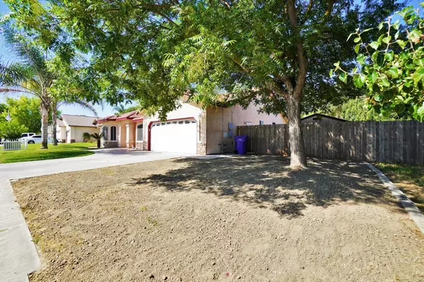 1149 Mission Drive, Lemoore, CA 93245