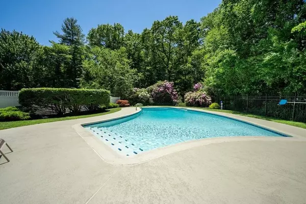 19 Marie Dr, Andover, MA 01810