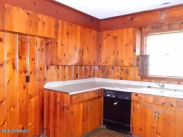 306 Rockport Road, Lexington, MS 39095