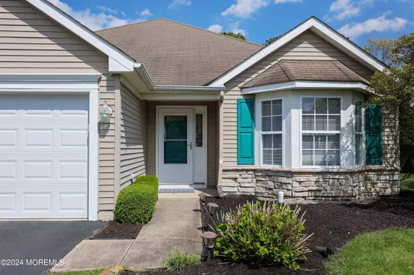 114 Skyline Drive, Lakewood, NJ 08701