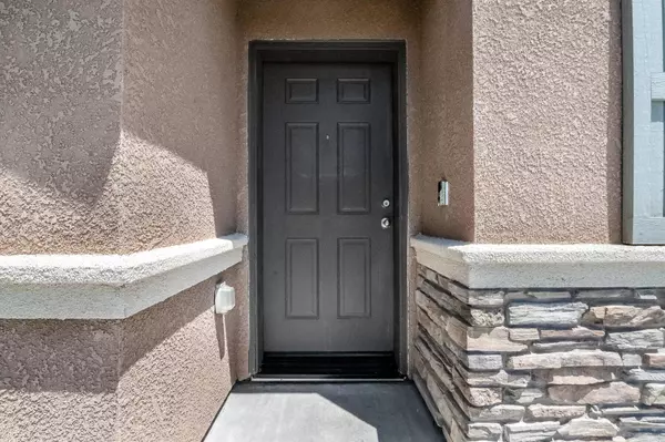 2133 N Highland Street, Visalia, CA 93291