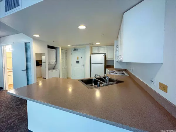 1314 Kalakaua Avenue #305, Honolulu, HI 96826