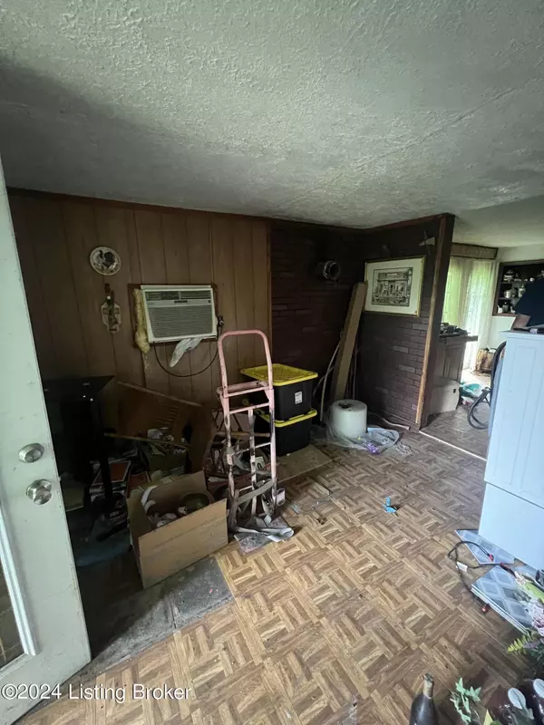 208 Stevens Ln, Taylorsville, KY 40071