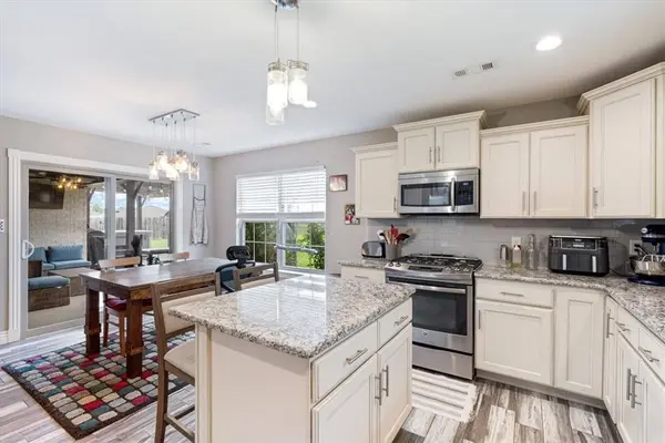 1001 Red Oak St, Elkins, AR 72727