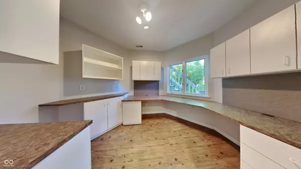 8826 Otter Cove CIR, Indianapolis, IN 46236