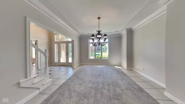 8826 Otter Cove CIR, Indianapolis, IN 46236