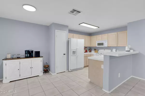 3525 W MARIPOSA GRANDE --, Glendale, AZ 85310