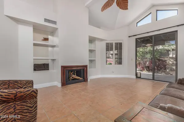 4126 E SUNNYSIDE Drive, Phoenix, AZ 85028