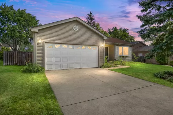 312 Exmoor DR, Streamwood, IL 60107