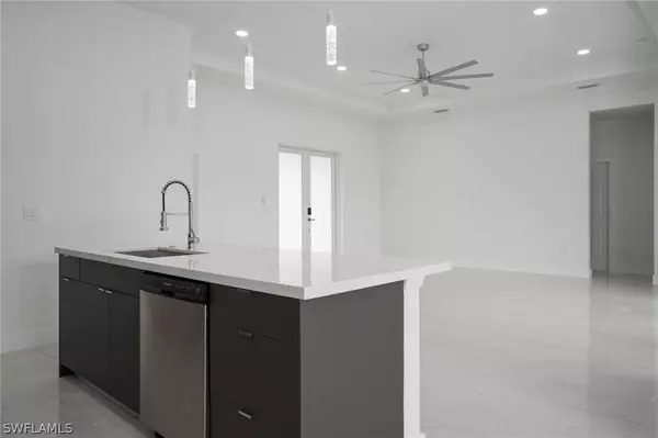 742 Central ST E, Lehigh Acres, FL 33974