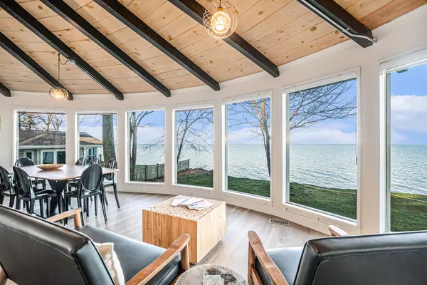 1190 Cherry Drive, South Haven, MI 49090