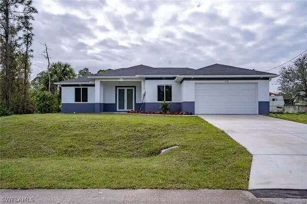 742 Central ST E, Lehigh Acres, FL 33974