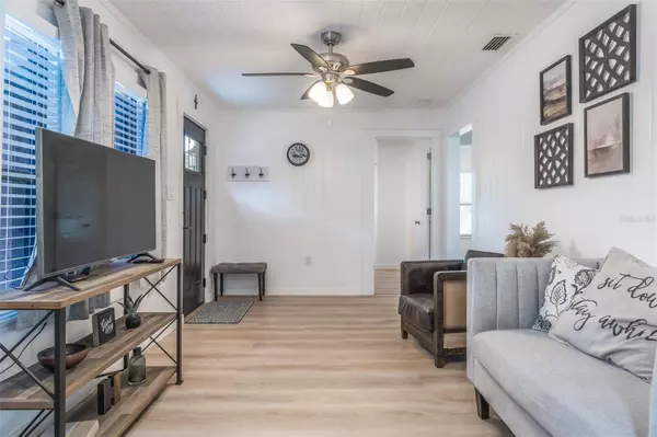 8524 N HIGHLAND AVE, Tampa, FL 33604