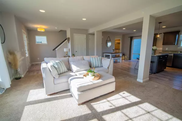 208 Breezy Grass Way, Madison, WI 53718