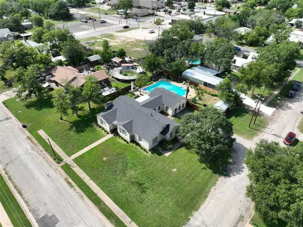 807 E Henry Street, Hamilton, TX 76531