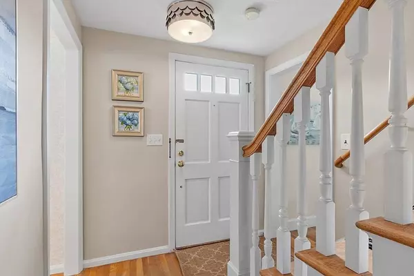 3 Poplar Ter, Andover, MA 01810