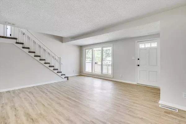 2527 E Sennett St, Wichita, KS 67211