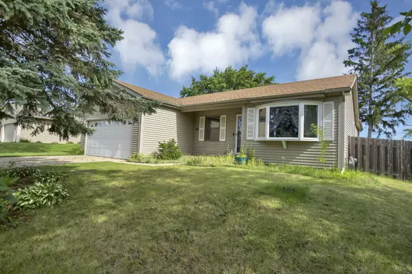 312 Exmoor DR, Streamwood, IL 60107