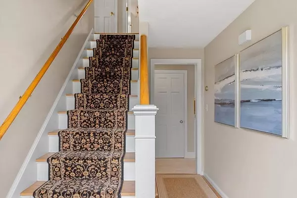 3 Poplar Ter, Andover, MA 01810