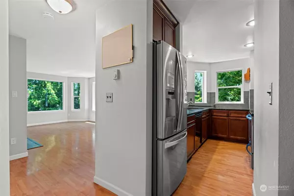 2152 N 112th ST #301, Seattle, WA 98133