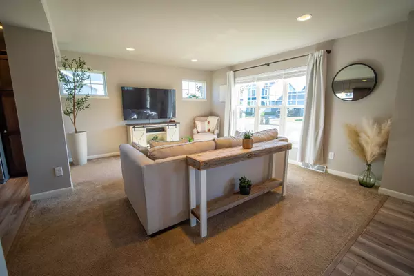 208 Breezy Grass Way, Madison, WI 53718