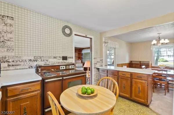 29 Barnida Dr, East Hanover Twp., NJ 07936